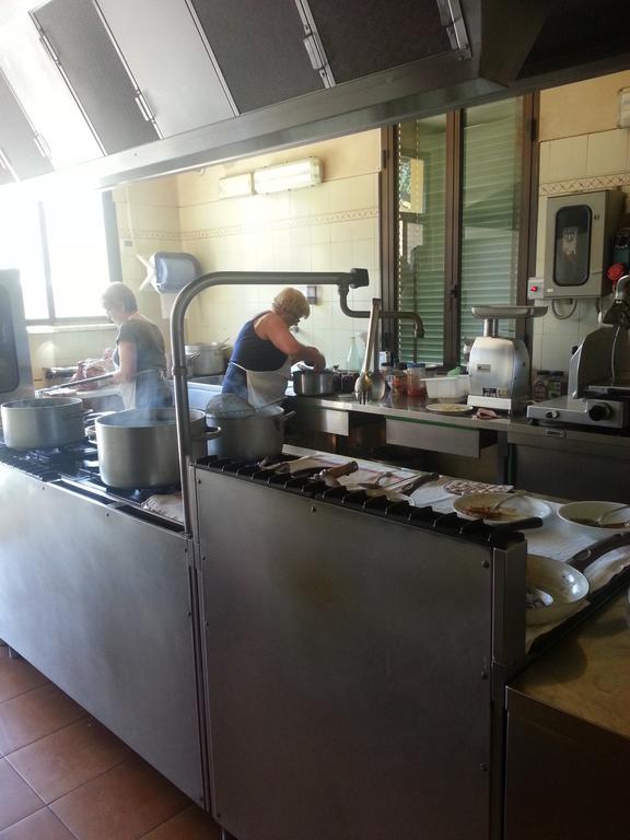 Hotel Tiziana Montepulciano Stazione エクステリア 写真