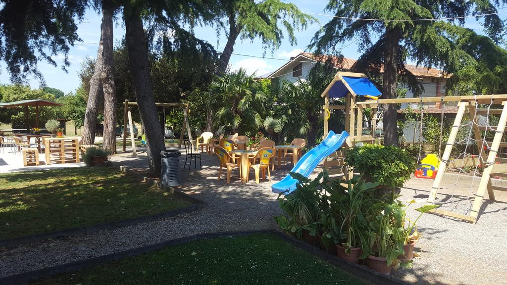 Hotel Tiziana Montepulciano Stazione エクステリア 写真