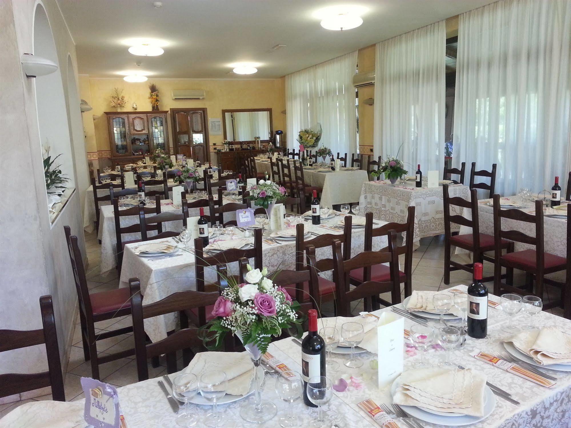 Hotel Tiziana Montepulciano Stazione エクステリア 写真