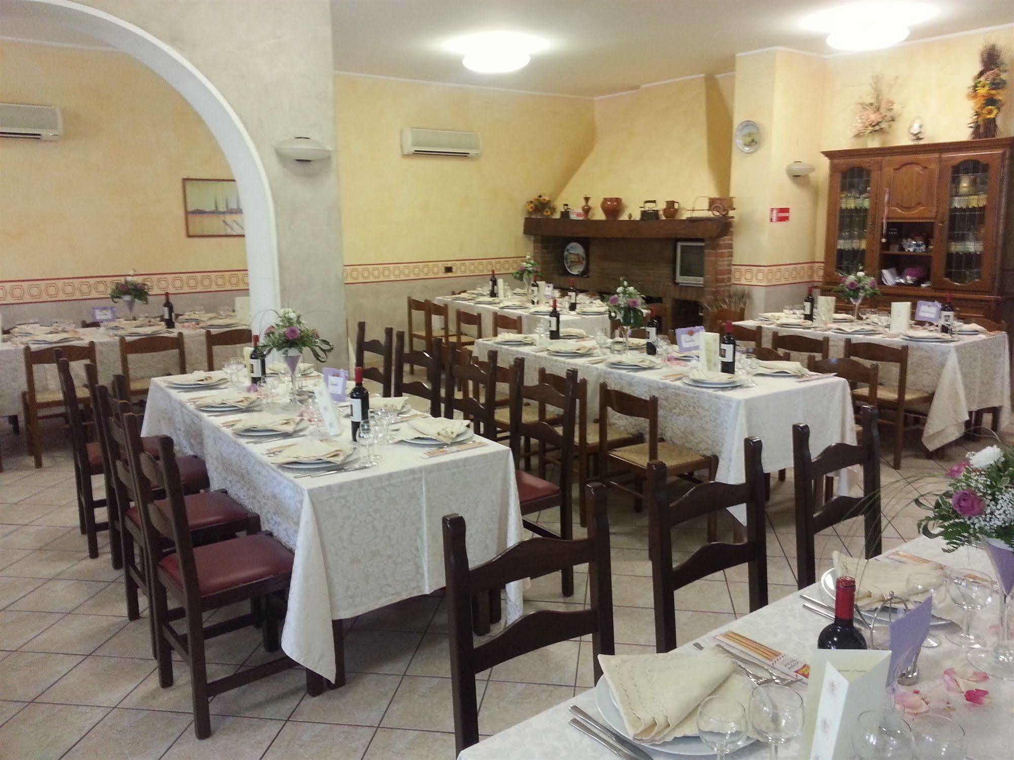 Hotel Tiziana Montepulciano Stazione エクステリア 写真