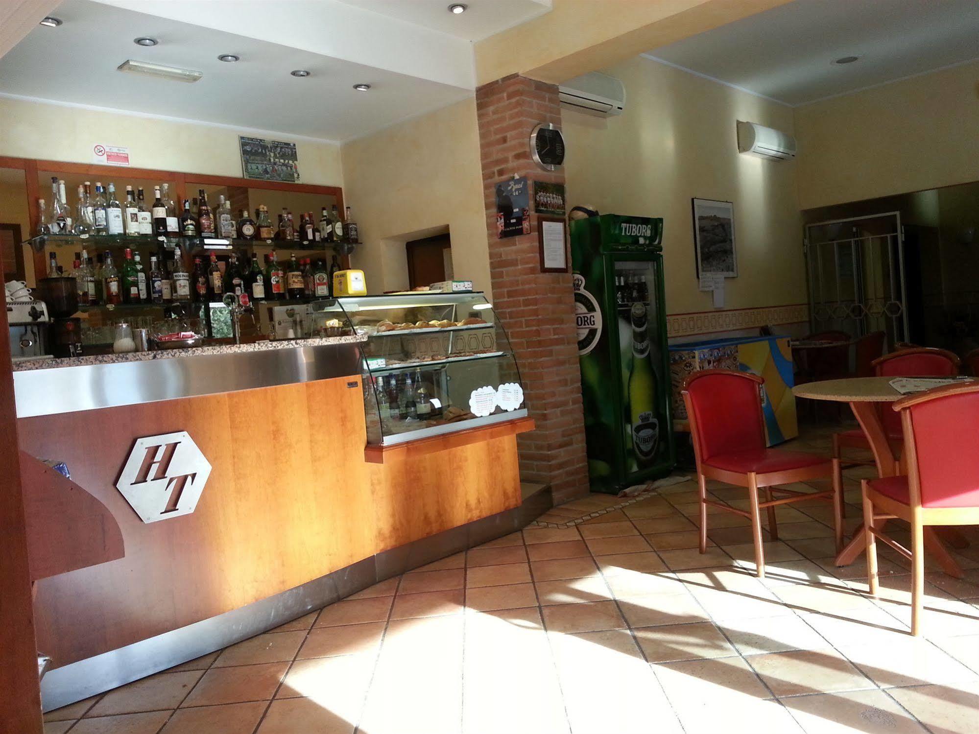 Hotel Tiziana Montepulciano Stazione エクステリア 写真