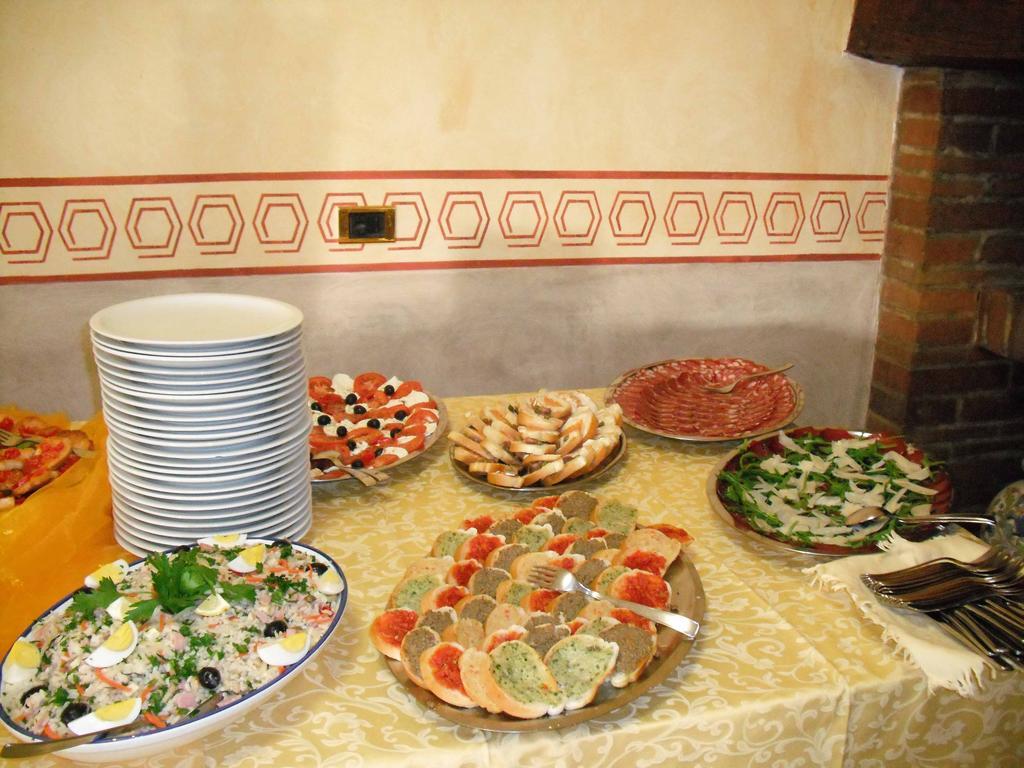 Hotel Tiziana Montepulciano Stazione エクステリア 写真